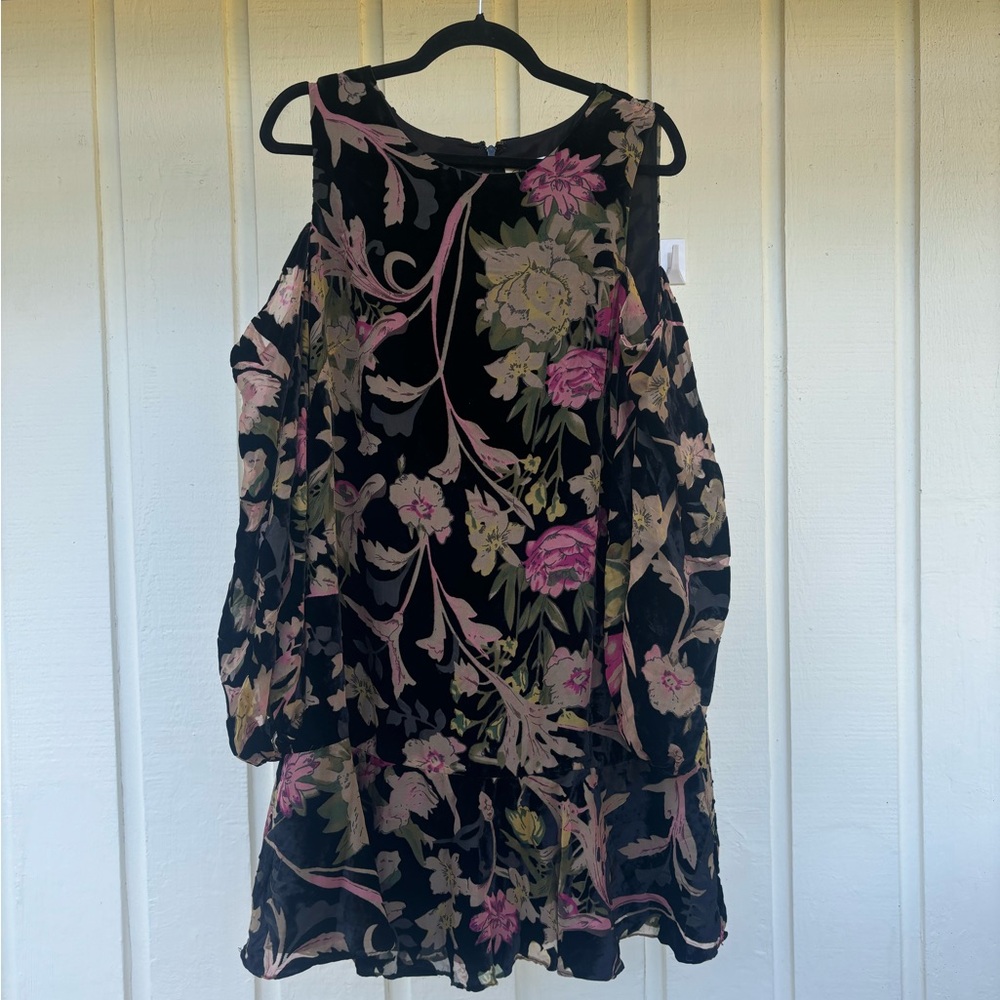 Eliza J Cold Shoulder Long Sleeve Velvet Dress - Black Floral - 14